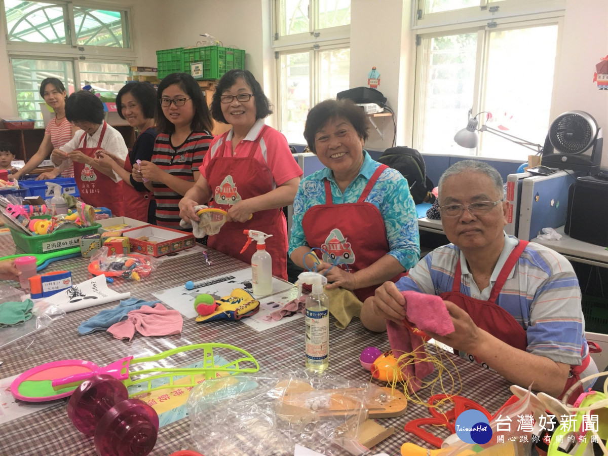 台灣玩具圖書館協會在發揮協會理念，將快樂帶給社會的同時，也提供許多失業者在地就業工作機會。(照片為疫情前拍攝)