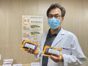 秀傳防疫茶是由魚腥草、板藍根、荊芥、防風、淡竹葉、霍香等成份組成。有去風除濕、清熱解毒的作用，適用於有噴嚏、鼻涕、腹瀉、咽喉痛等感冒症狀但未確診新冠肺炎的患者。圖／秀傳醫院提供