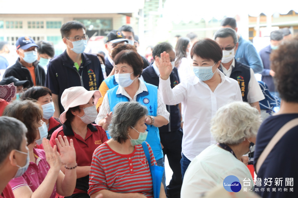 當地居民殷殷期盼道路開通有8年之久，盧秀燕特地參與動土儀式，並向鄉親宣布好消息。