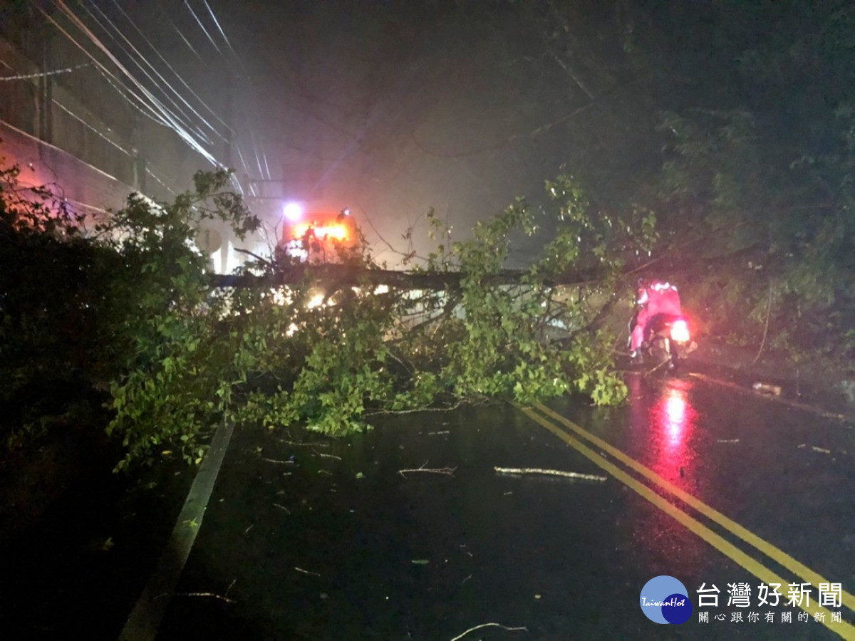 新中橫公路落石 路樹倒塌等事故警方呼籲民眾注意行車安全 台灣好新聞taiwanhot