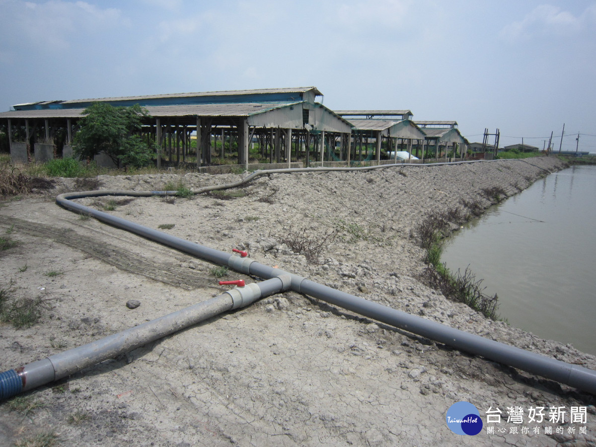 室外魚塭設置循環水養殖系統。