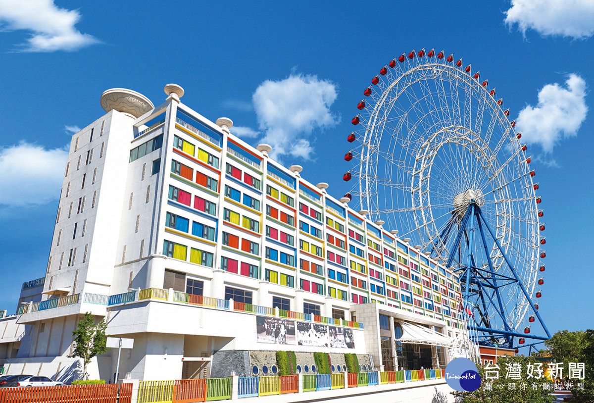 麗寶樂園渡假區的福容大飯店，旅展期間推出必買商品「雙人麗寶假期」6,999元。