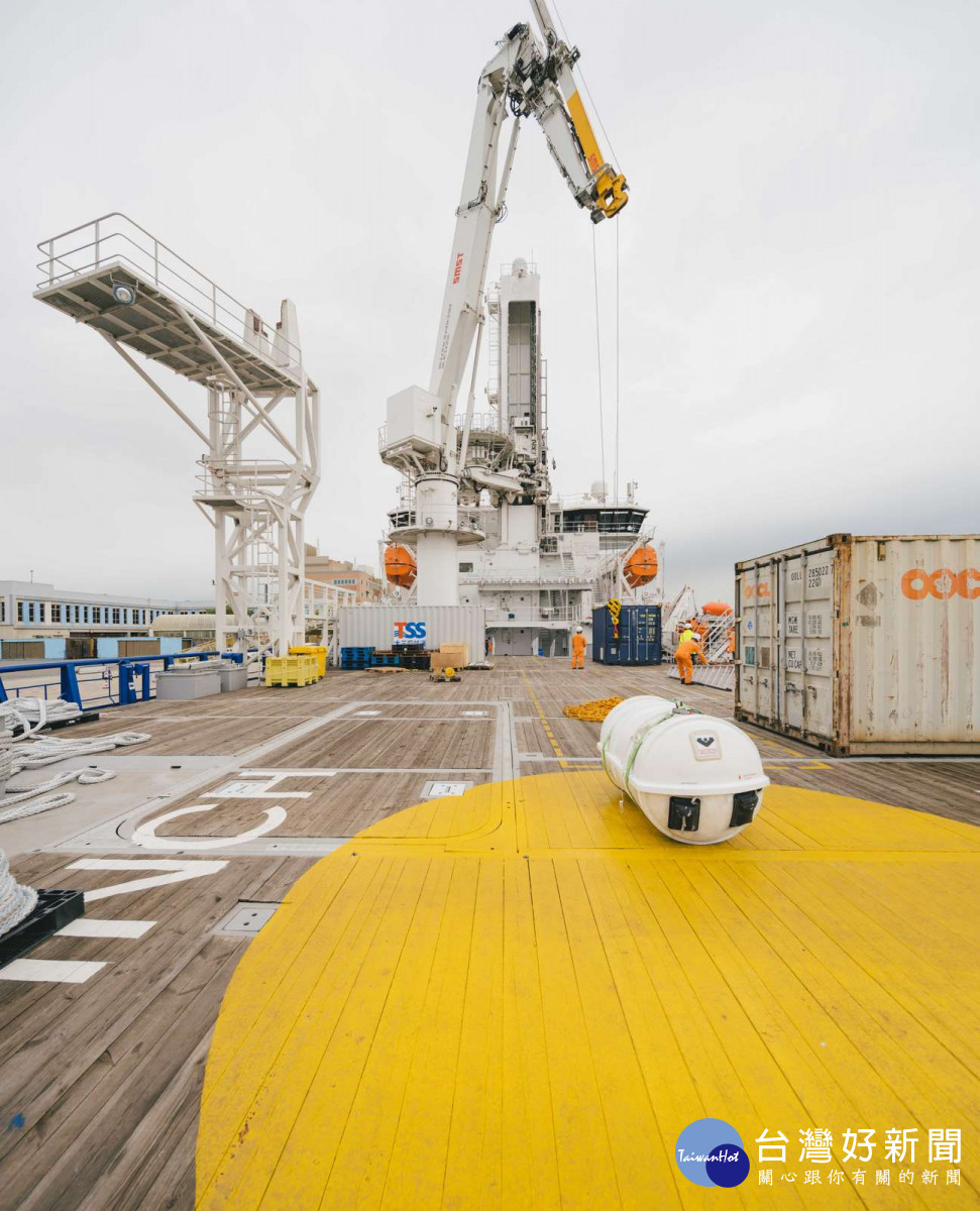 「大三商領航」運維作業船配備先進科技，圖為能減少晃動的3D動態穩定技術起重機 (3D Motion Compensated Crane)。圖／沃旭能源提供