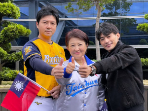 台中市長盧秀燕(中)重視運動風氣與發展，左為台中出身的兄弟總教練林威助，右為東奧柔道銀牌得主楊勇緯。
