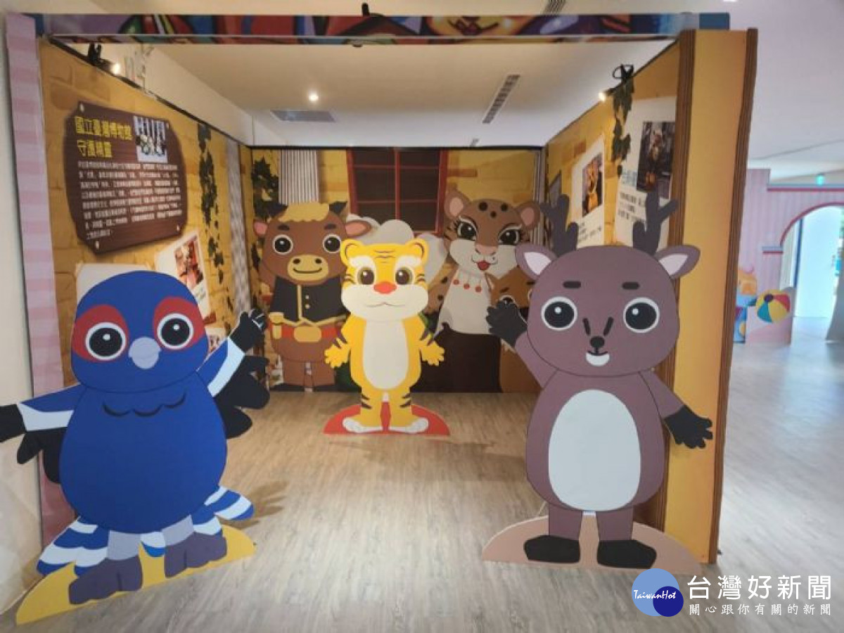 桃園市立圖書館兒童玩具圖書館的展覽館舉辦「台灣IP來阮兜」特展。<br /><br />
