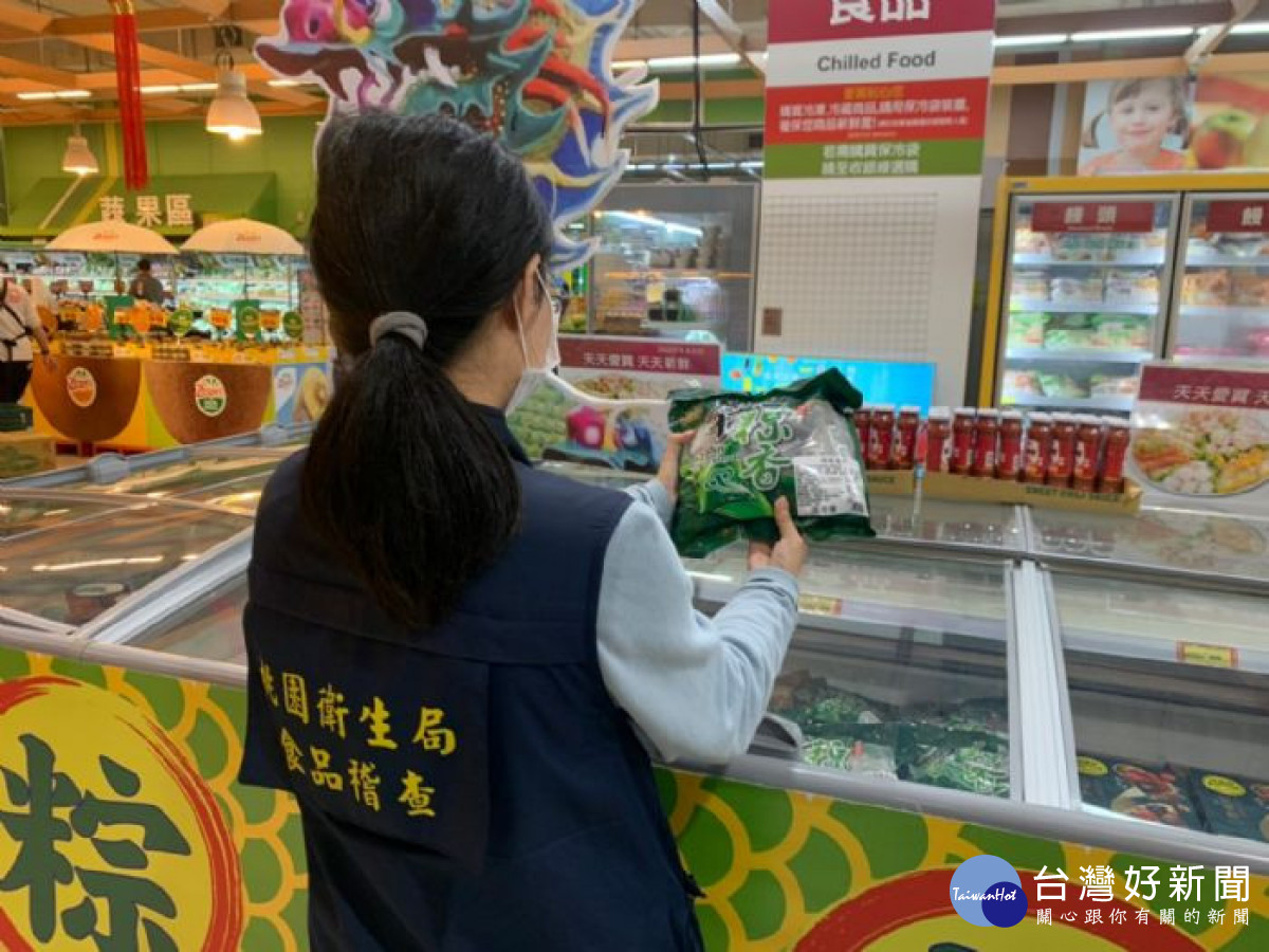 桃園市衛生局為把關端午應景食品，抽驗各式粽類成品及配料等總計108件。