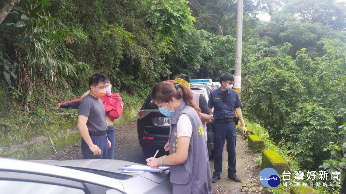 警方通報南投縣環保局到場認定為一般廢棄物，由南投縣政府環保局依法裁罰！