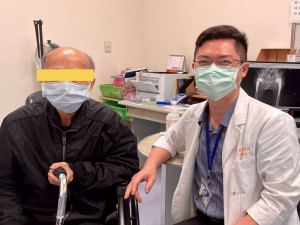 醫生問診。林重鎣