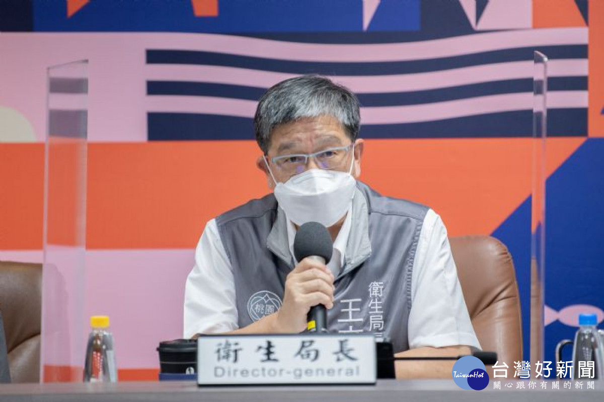 衛生局長王文彥說明兒童BNT疫苗大型接種站設置規劃。<br /><br />
<br /><br />
