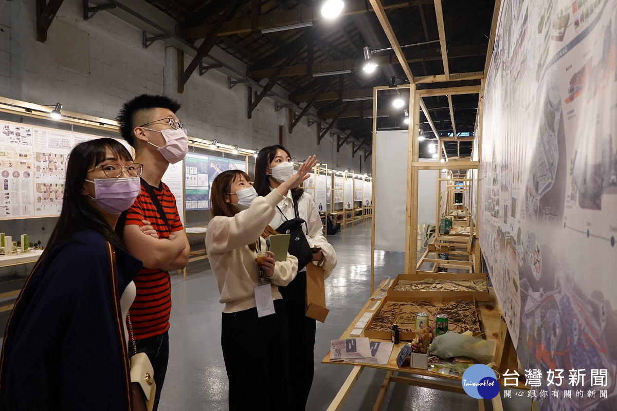 中原地景建築張力慈與許育瑄從水資源著手，藉由低碳廊道及立體系統改善再創共生城市。