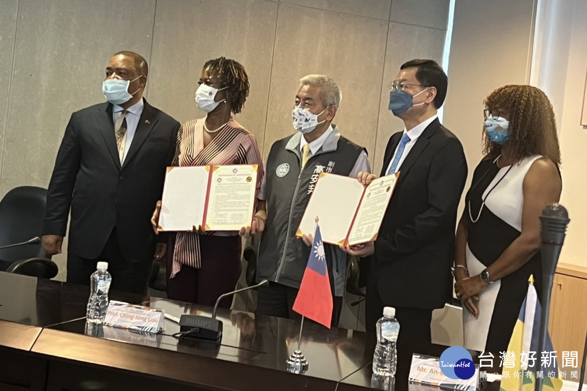 元智大學攜手聖克里斯多福簽署MOU,桃園市政府副市長高安邦現場見證。