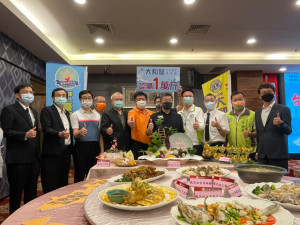 大和屋國際美食集團採購1萬斤石斑魚，並推出活魚十吃料理。