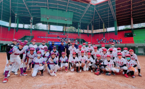 台中市運動局長李昱叡到場為台中地主隊向日葵加油打氣。