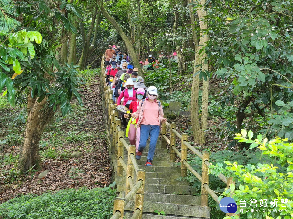 沿途風光處處。（竹山公所提供）