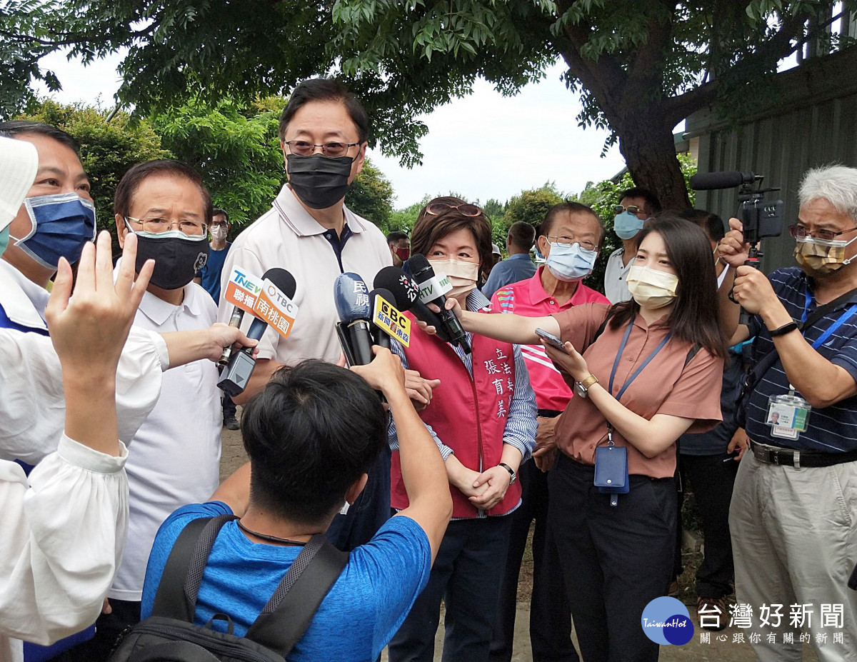 張善政楊梅請益     勤走基層給大家做朋友