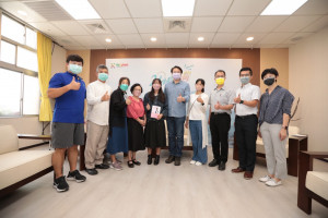接見總統教育獎得主　林右昌勉勵用正向態度面對人生