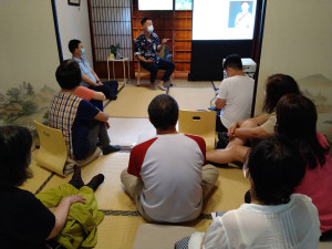 中醫師劉禮維到台中客家故事館分享後疫情時代的生存法則。