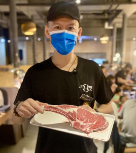 HOME燒肉店經理施榮科表示我們並沒有因為單價低，食材品質就降低。（ＨＯＭＥ提供）