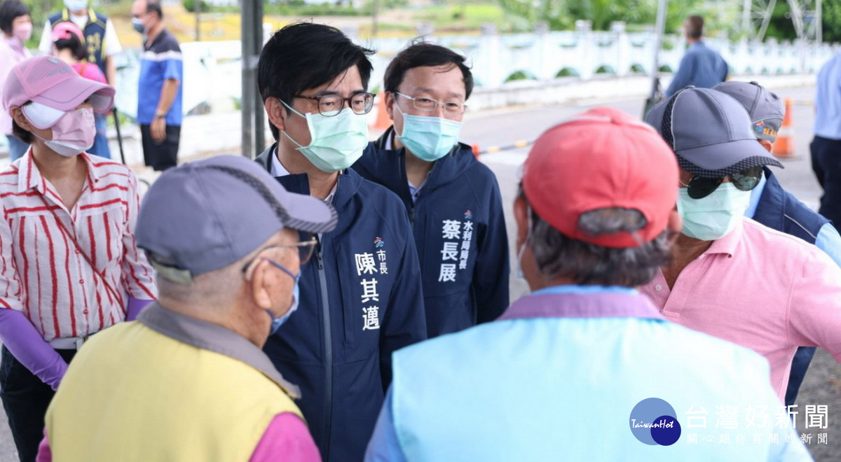 ▲陳其邁希望能加速解決困擾當地市民的淹水問題。（圖／記者 許高祥 翻攝）