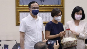 ▲藍營中常會通過，徵召柯志恩(右)參選高雄市長。（圖／記者 許高祥 翻攝）