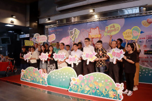 陳副縣長與多位來賓啟動馨光夜跑。（記者扶小萍攝）