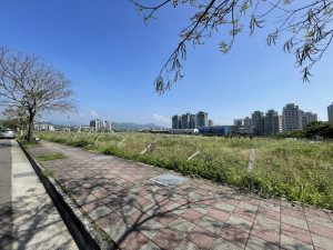 台中市北屯區「文中小3」5.19公頃學校用地，其中3.15公頃由市府設校，其餘土地由營建署變更為社宅用地。