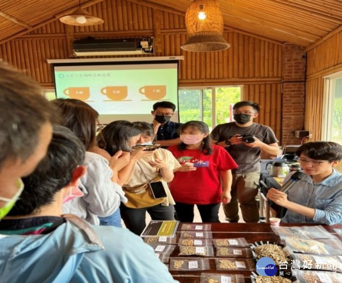 桃園市政府於(111)年度首次辦理北臺灣精品咖啡評鑑，展現不同產區國產咖啡好風味。<br />
