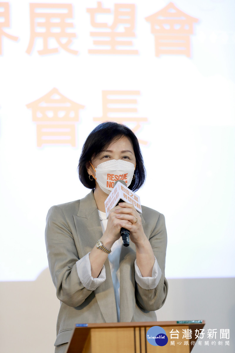 台灣世界展望會會長李紹齡表示，感謝愛心企業台灣微軟及中華電信，與展望會一同投入蘭嶼弱勢家庭孩子的扶助與發展，非常期待這三年的計畫不只弭平數位環境與資源的城鄉落差，更多是看見弱勢孩子越來越積極投入學習、超越自己。