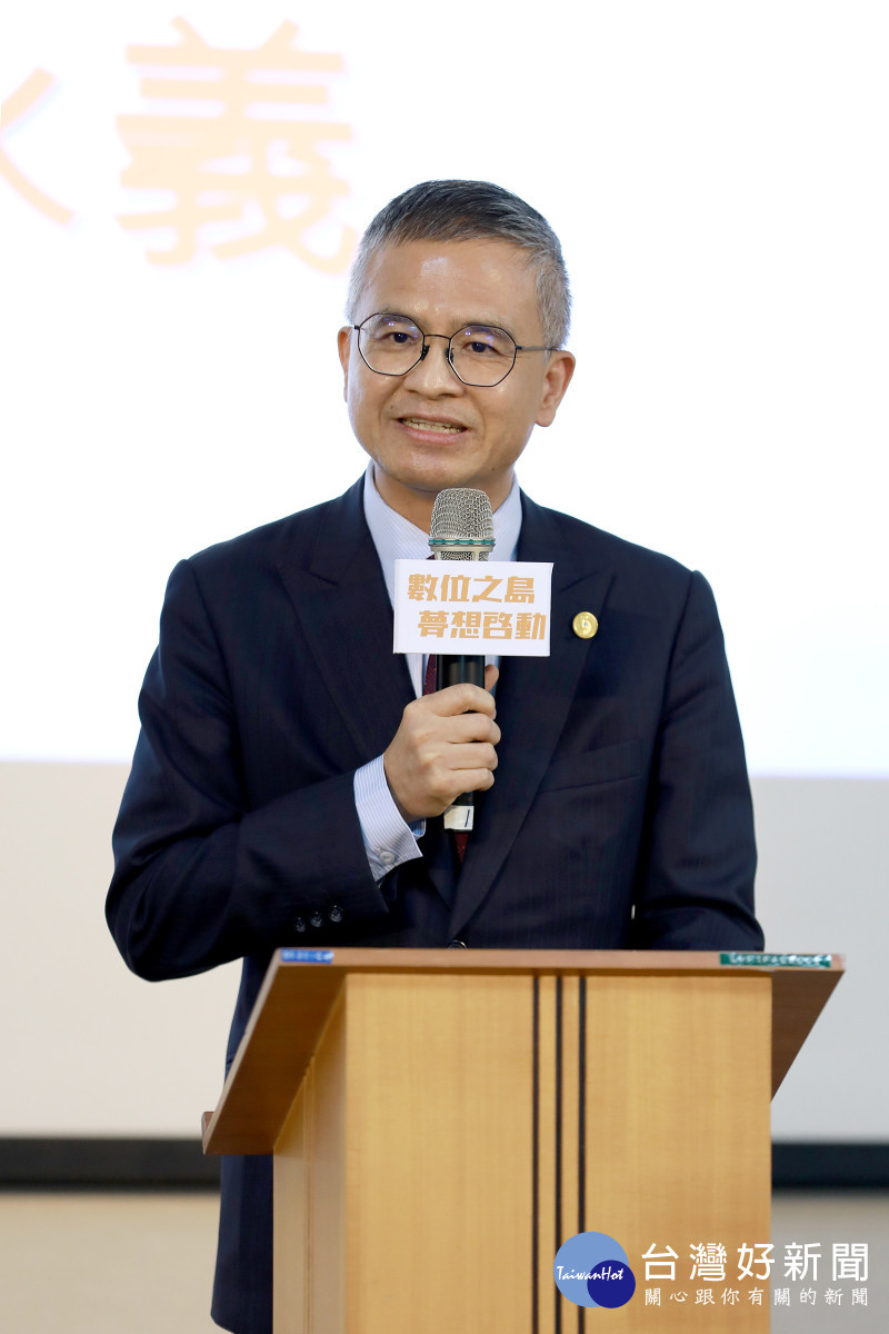 中華電信總經理暨中華電信基金會董事長郭水義則表示,中華電信用科技力賦能偏鄉、弱勢民眾,帶來翻轉人生、改善生活、全齡學習、掌握商機的各種可能,真正落實縮短數位落差、創造數位機會