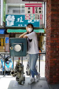 全台首座放映機郵筒專為有心人祈好姻緣。（南投戲院提供）