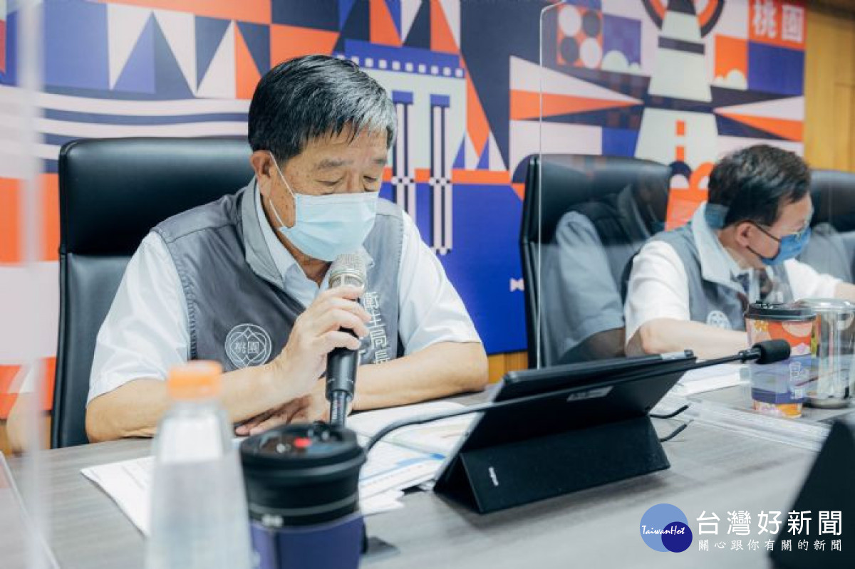 衛生局王文彥局長提醒，桃園市加碼贈送的200元超商禮券及1包桃園好米政策也將同步停止，鼓勵長者把握機會，在7月底前完成疫苗接種。