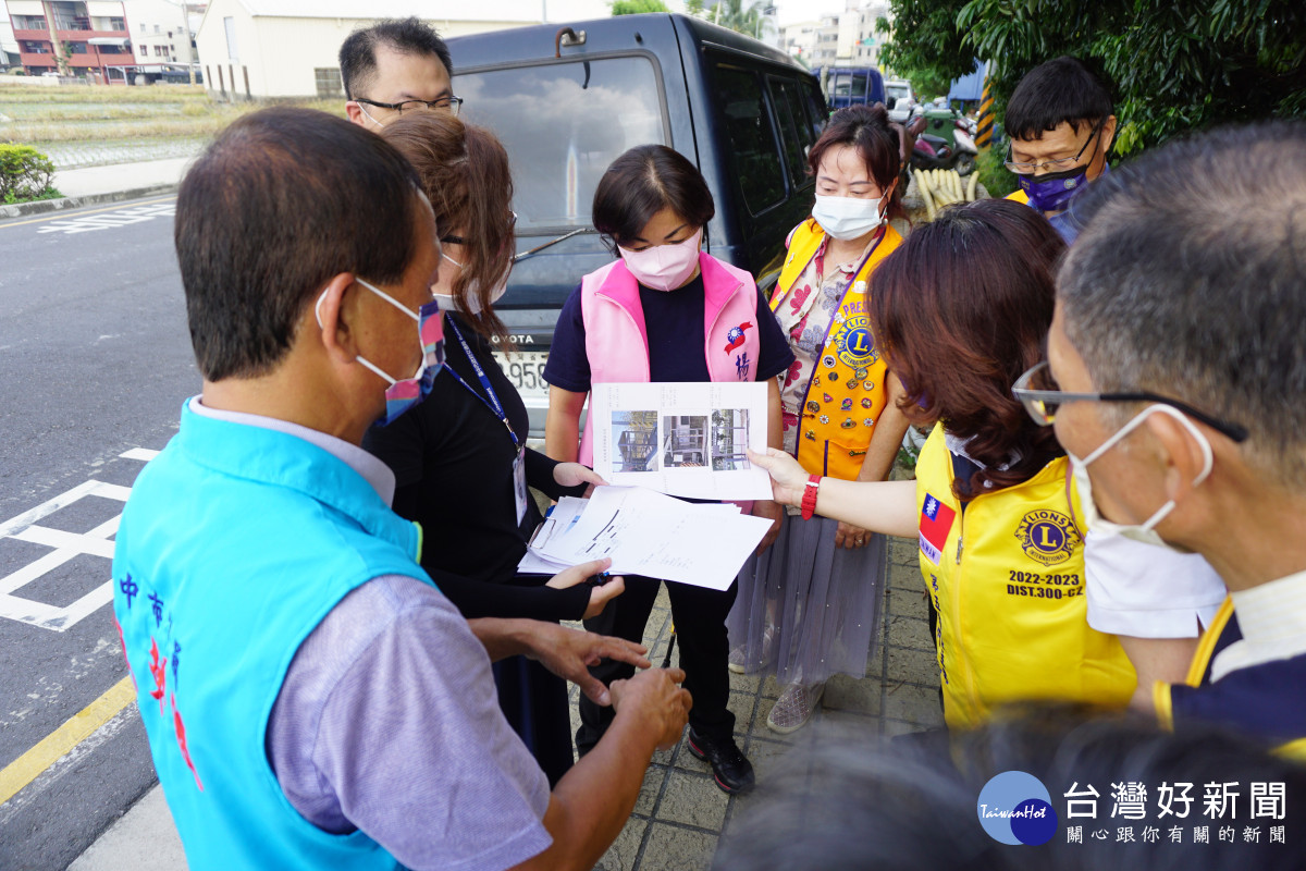 臺中市公共運輸處及捷運工程處提供公車亭樣式，給潭子獅友參考。