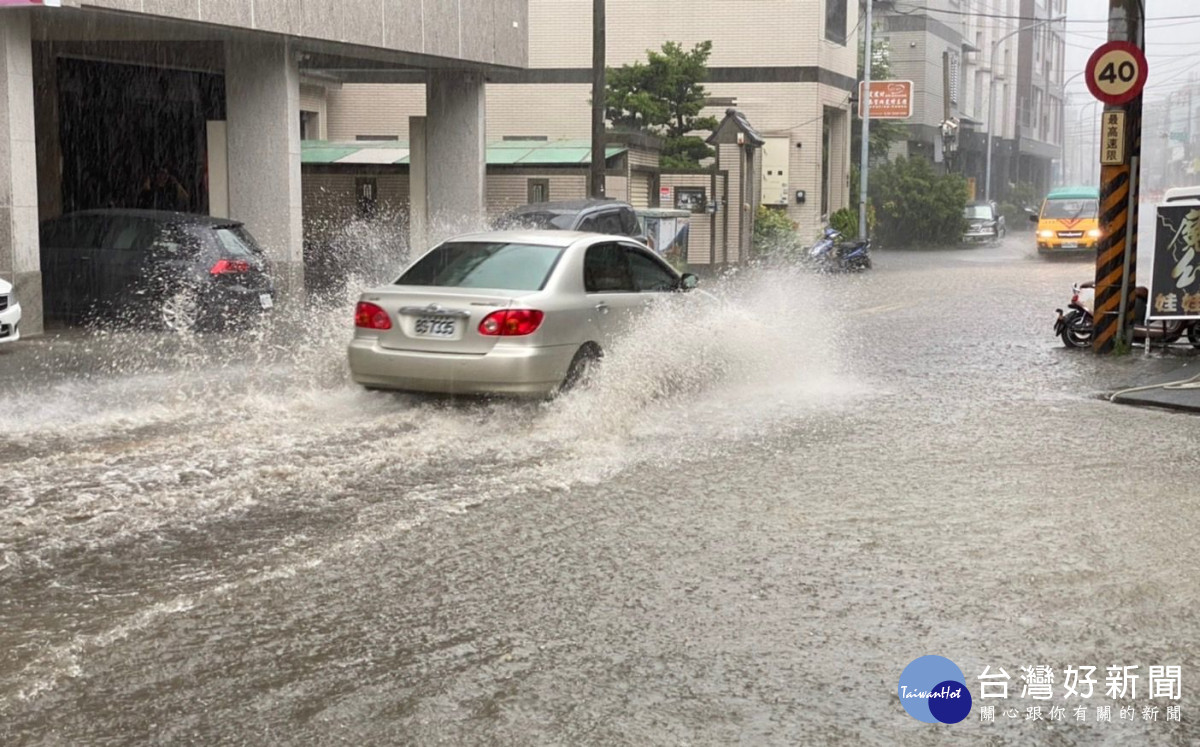 台中市潭子區雅豐街治水8年仍淹。
