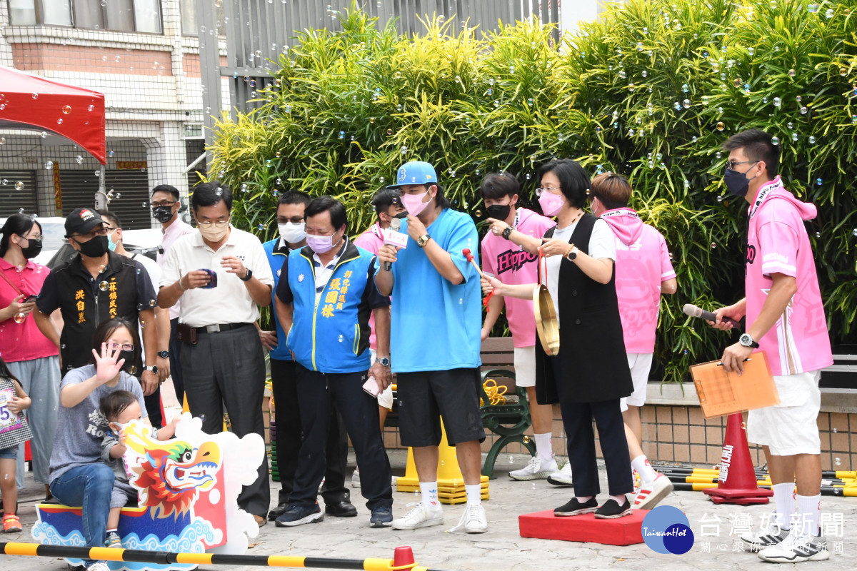縣長王惠美參與親子活動，熱鬧有趣。圖／彰化縣政府提供