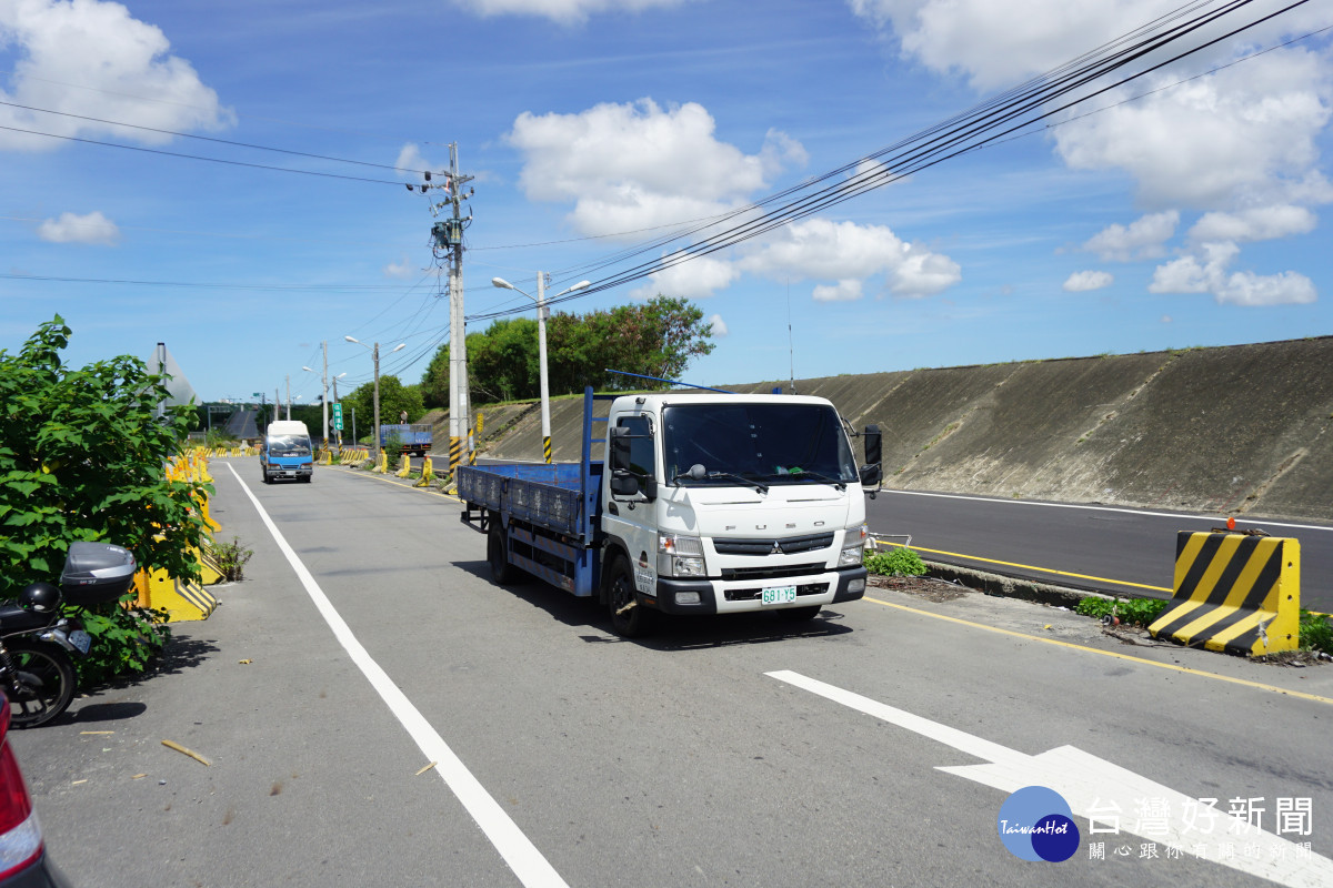 台中市神岡區堤南路豐洲科技園區二期路段狹窄。