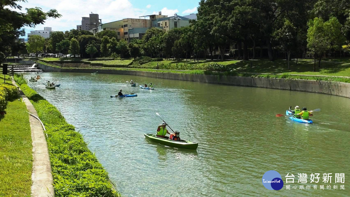 親子獨木舟、龍舟體驗加碼場，於豐原葫蘆墩公園第五區舉行。