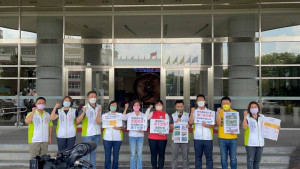 蔡培慧和發言人陳紀衡及所有民進黨籍參選人喊出「共融公園、一起打造」宣示要為13鄉鎮的公園設施努力。