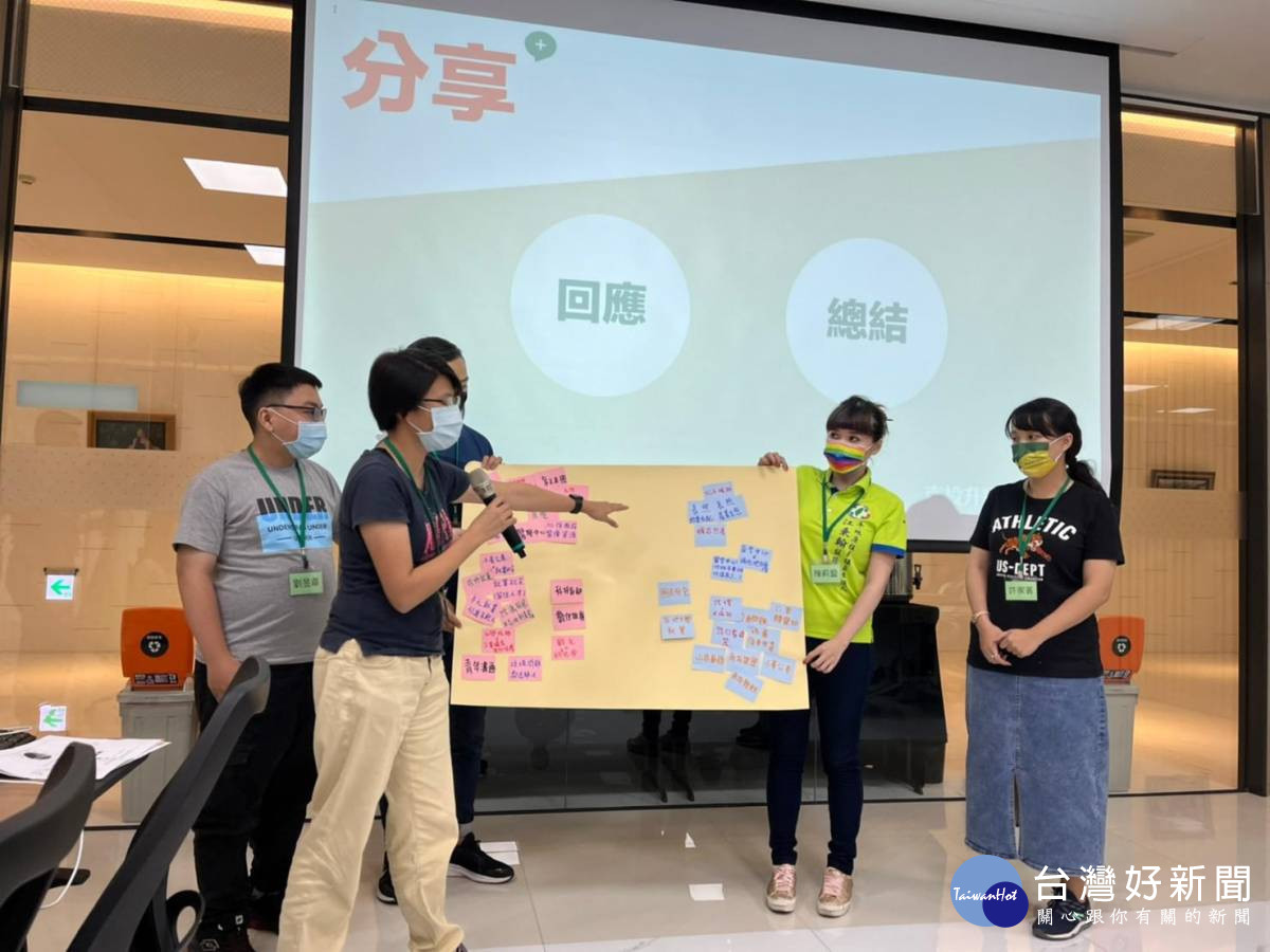 邀請參與多位資深參政者分享經驗。