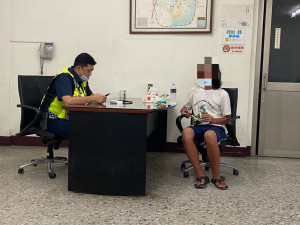 男子與家人吵架負氣離家，所幸巡邏員警及時發現／警方提供