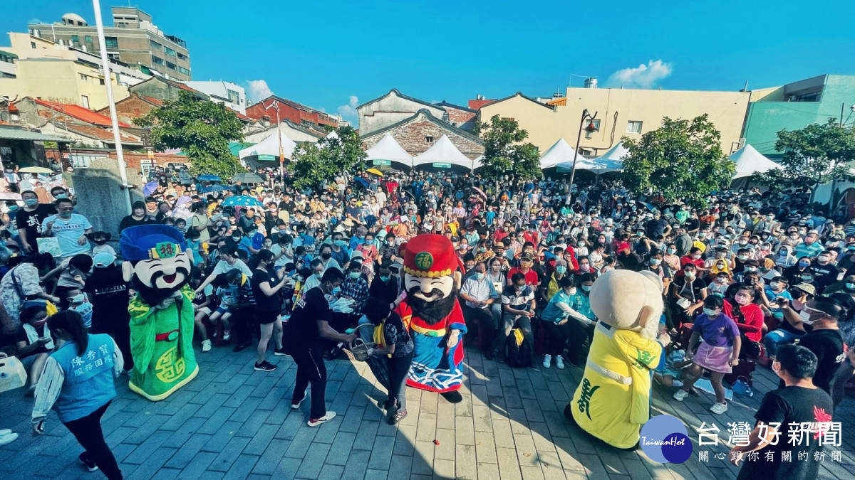 《九天》廟會精彩大戲擠爆鹿港。圖／參山處提供