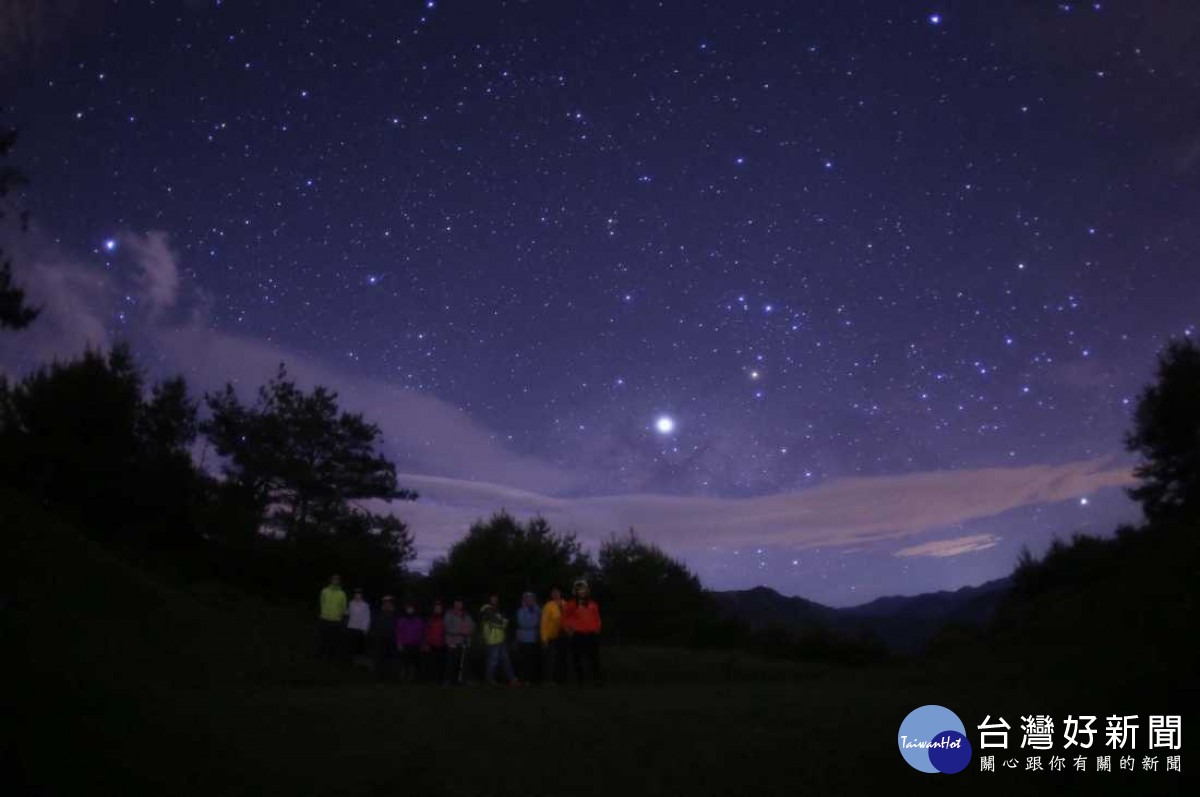 塔塔加地區夜間繁星點點實況-（圖片/玉管處提供）