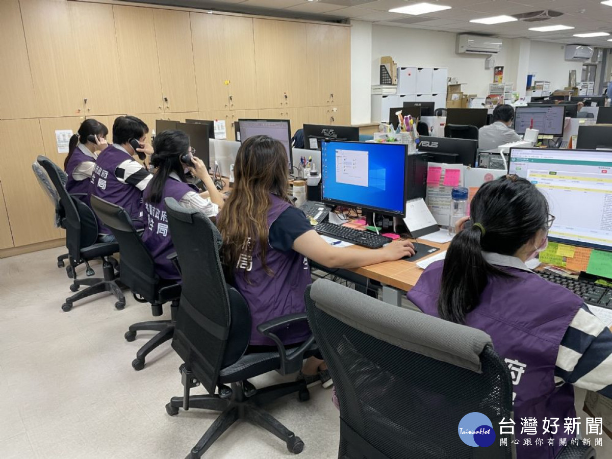 桃衛局關懷訪視員電話訪視。