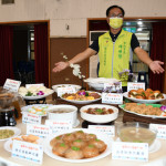 林世賢市長介紹百年老街_百年小吃宴。圖／記者鄧富珍攝