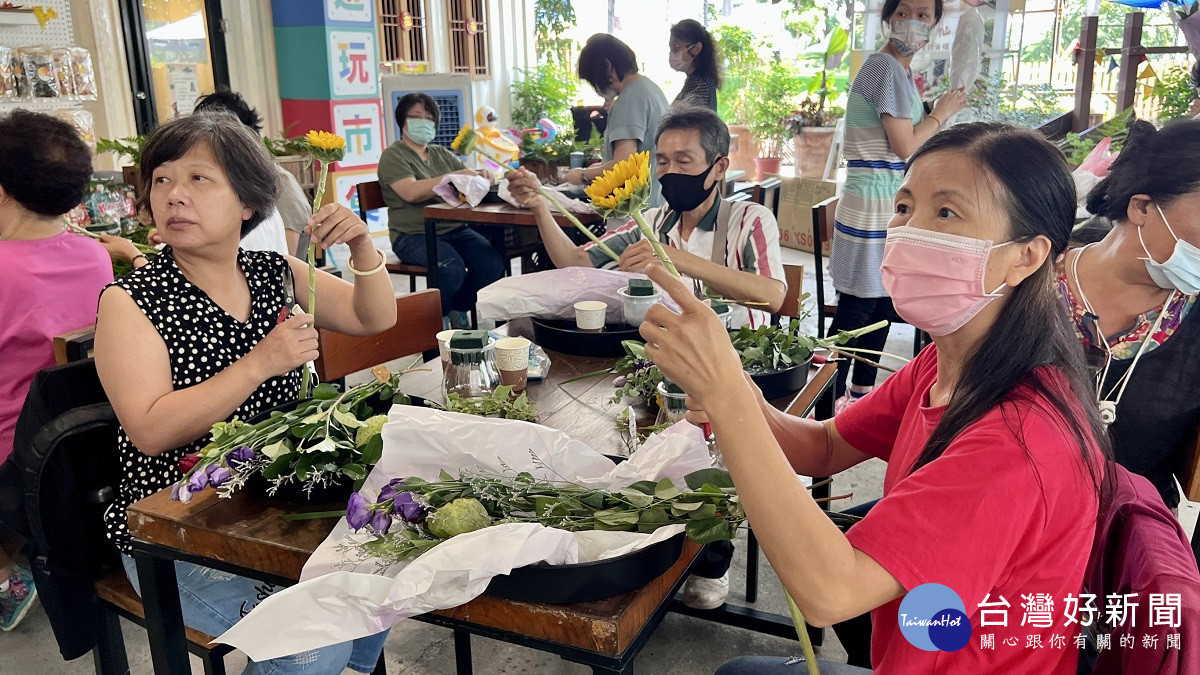 「花好」月圓人團圓 中秋連假邀民來田尾拈花惹草慶重陽