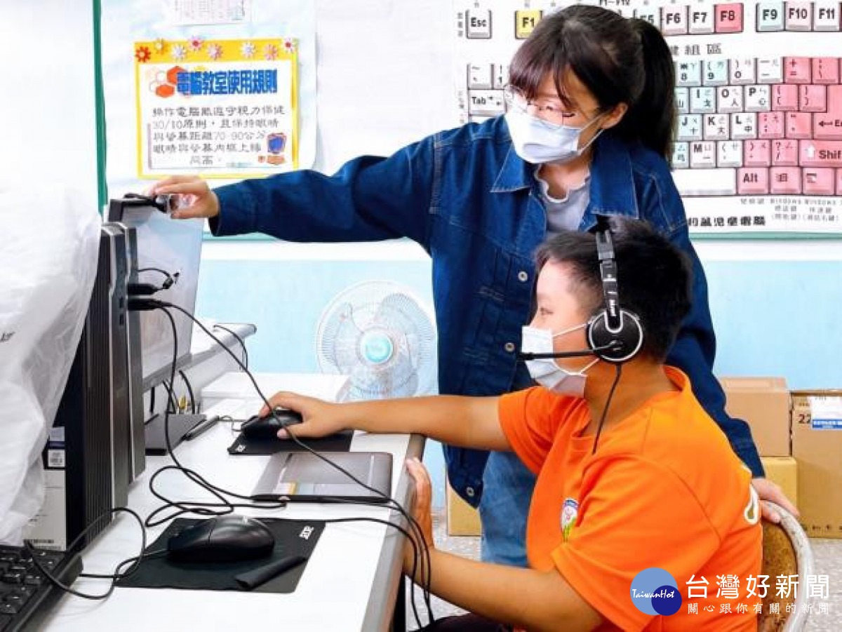 南市吳明家、謝易2教師　榮獲教育部數位學伴計畫「傑出帶班老師」-指尖日報