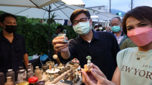 ▲陳其邁認為美濃水圳舉辦藝術節吸引人特地來到美濃一遊，非常不簡單，也是農村再生的典範。（圖／記者 許高祥 翻攝）