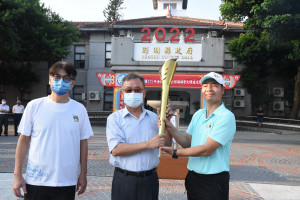 全民運動會聖火抵澎　賴峰偉點燃聖火期勉締造佳績