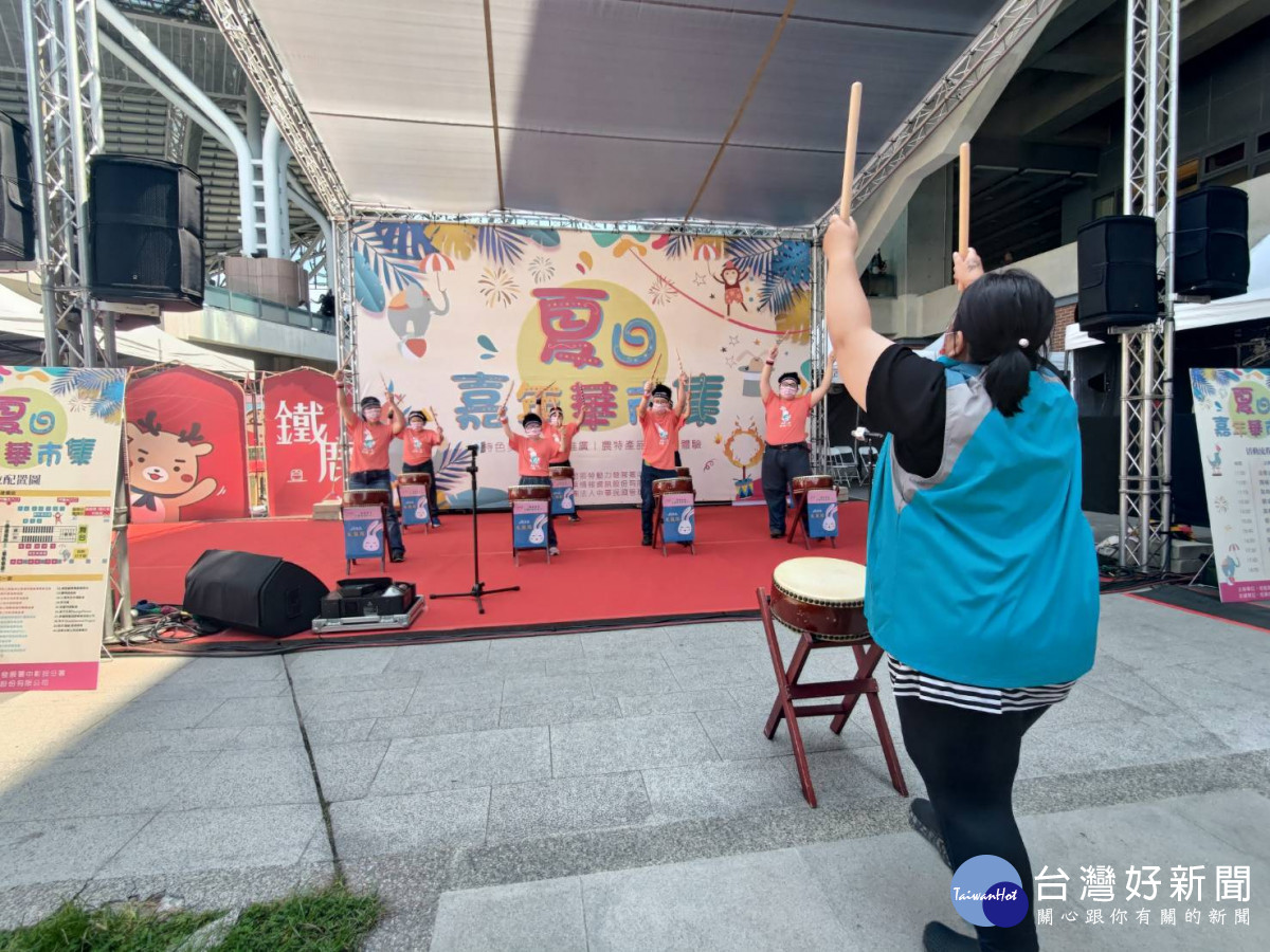 立達啟能中心學員的太鼓表演