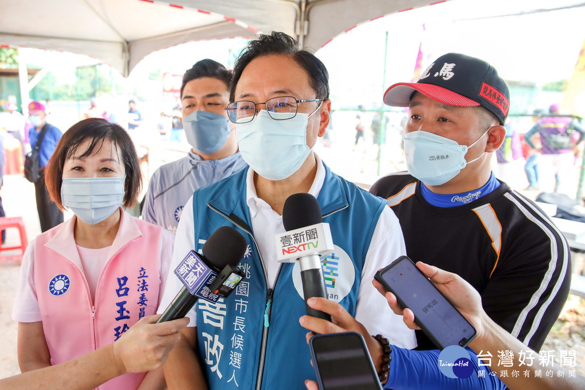 國民黨桃園市長候選人張善政表示，談誠信林智堅是最沒有資格的人，根本不必回應他。