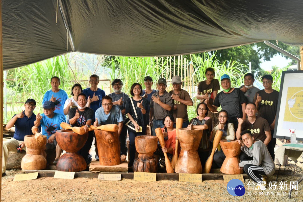 「泰雅傳統工具製作文化傳承」課程成果展合照。
